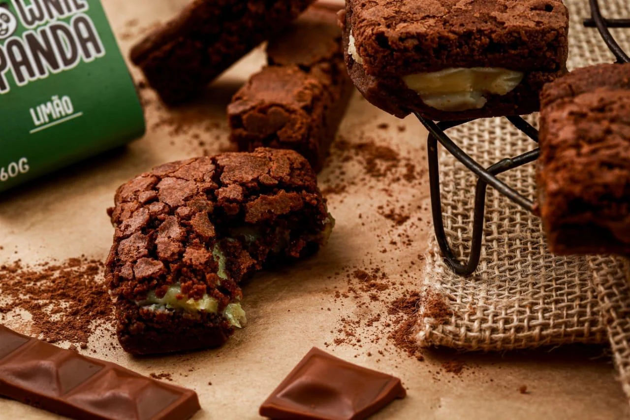 Brownie do Panda recheado, com chocolate e brownie ao redor